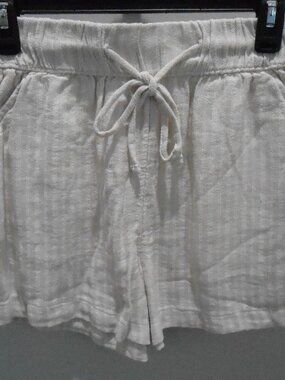 Time & Tru Women's Papyrus Beige Pinstriped Elastic Waist Linen Blend Shorts-XS